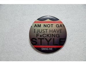 BUTTON I AM NOT GAY 019
